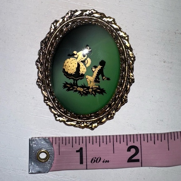 Vintage Courting Couple Brooch - Picture 10 of 11
